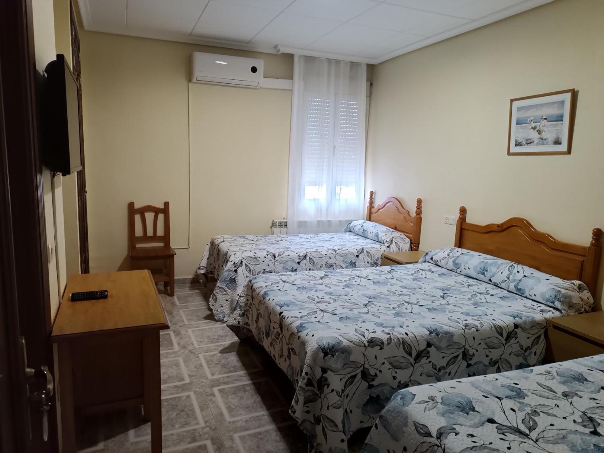 Hostal Ávila Ocaña Habitación foto